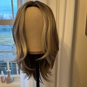 Chelsey Smith Crowns Avalon Cool Blonde Petite